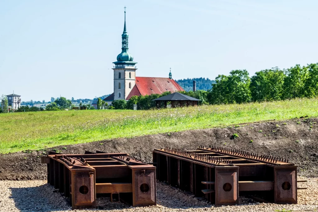 Zachované sú koľaje, po ktorých sa kostol pred rokmi pohyboval.