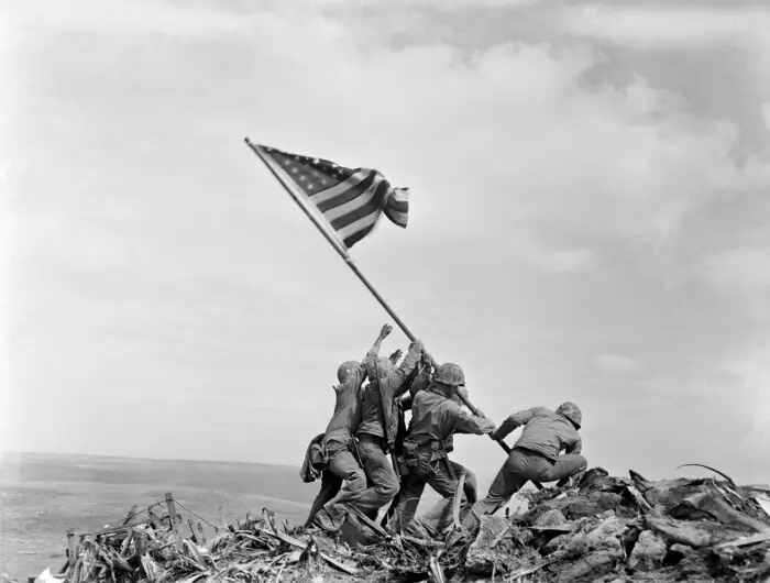 Americkí vojaci na ostrove Iwo Jima