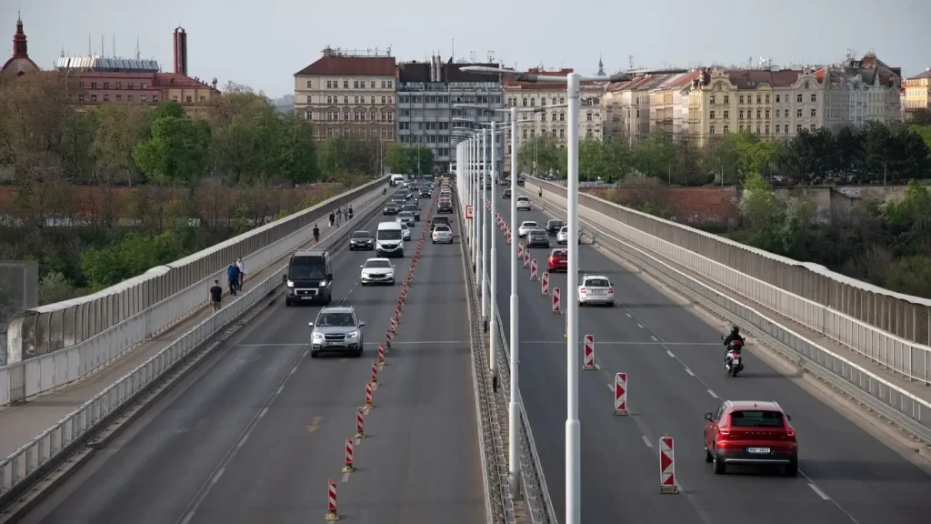 Most bol v minulosti často cieľom samovražedných atentátnikov.