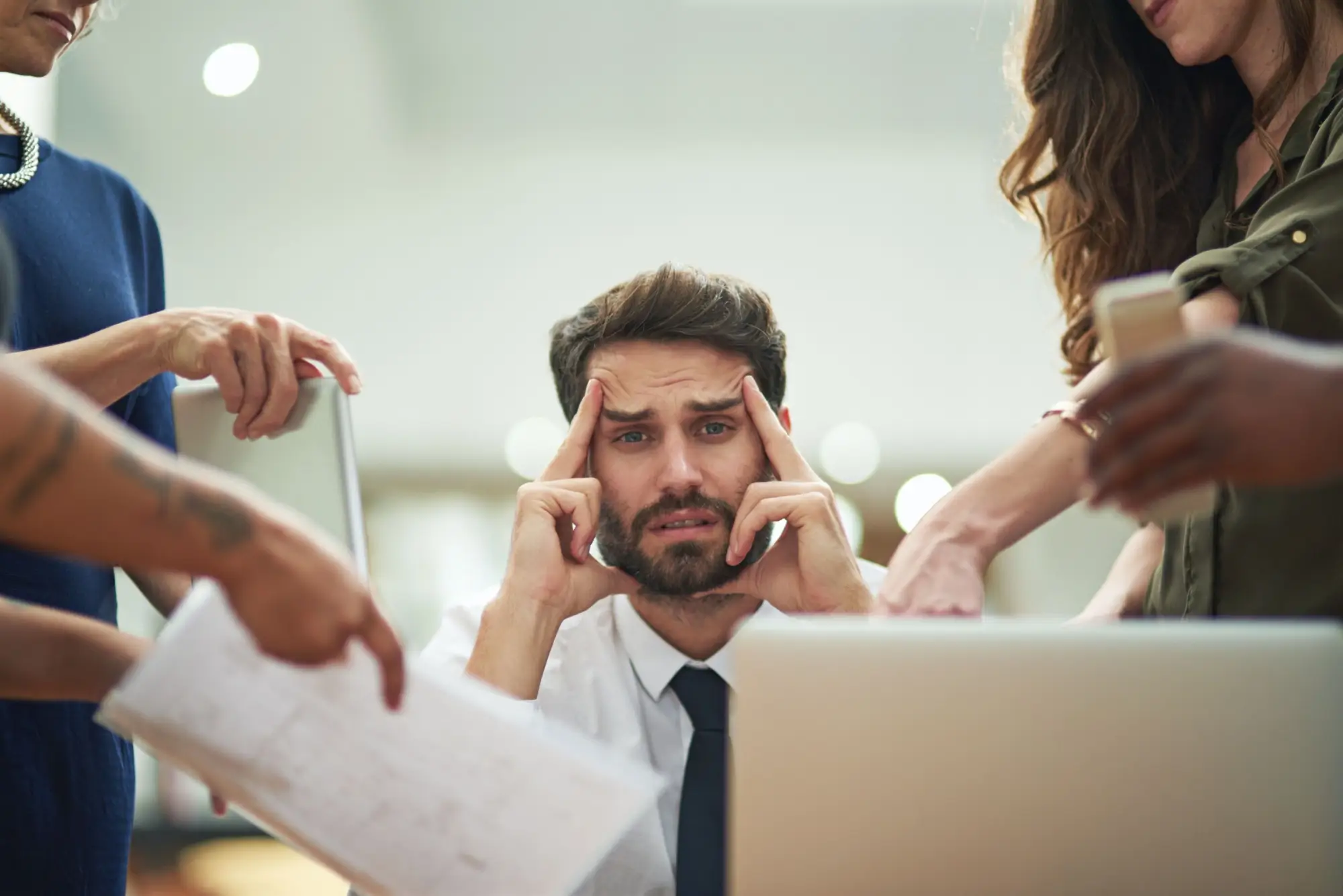 Shutterstock_2450798505 - Techsvět Muž, ktorý chce pracovať sám