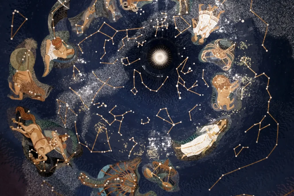 Horoscope2 - Tech World Nočná obloha s hviezdnymi konšteláciami a ilustráciami znakov zverokruhu v mozaickom štýle.